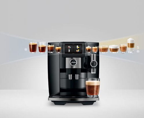 Neu mit Cold Brew Insgesamt 42 heiße und kalte Spezialitäten: Vom Kaffeeklassiker mit und ohne Milch bis hin zu komplett neuen Kaffeespezialitäten. Fast alle Spezialitäten mit und ohne Milch mit dem neuen Cold Brew Verfahren auf Knopfdruck verfügbar: Kaltes Wasser wird unter hohem Druck langsam pulsierend durch den frisch gemahlenen Kaffee gepresst; erfrischend, energiespendend und wunderbar ausgewogen im Aroma. Von Cold Brew bis zu Extra Shot (Cold Brew Espresso, Cold Brew Flat White, Cold Brew Latte macchiato, Cappuccino Extra Shot, Flat White Extra Shot u.v.m.) Lange Kaffee-Milchspezialitäten wahlweise mit Extra Shot Sweet-Foam-Funktion für ultimative Genusswelt Sirupaufsatz aromatisiert den Milchschaum direkt bei der Zubereitung. Verwendung von jeglichem Sirup in der gewünschten Geschmacksrichtung und Süße. Trendspezialitäten wie den Cappuccino Sweet Foam, Latte macchiato Sweet Foam, Sweet Latte u.v.m. auf Knopfdruck. Coffee Eye – der intelligente Tassensensor Das Coffee Eye passt die zur Auswahl stehenden Spezialitäten auf dem Display automatisch der Tassenposition an. Für eine noch einfachere und intuitivere Bedienung. P.A.G.2+–Spitzentechnologie für ultimativen Kaffeegenuss Mahlwerk P.A.G.2+ mit aktiver Mahlgradüberwachung Aroma-Kontrolle sorgt für individuelles Spitzenergebnis. Für jede Spezialität ist die Intensität in «mild» oder «intensiv» einstellbar. Mahlstufen jederzeit verstellbar Ruheposition des P.A.G.2+ vor und nach der Zubereitung schont das Mahlwerk über die gesamte Lebensdauer Neues, an die Formel 1 angelehntes Sound Design